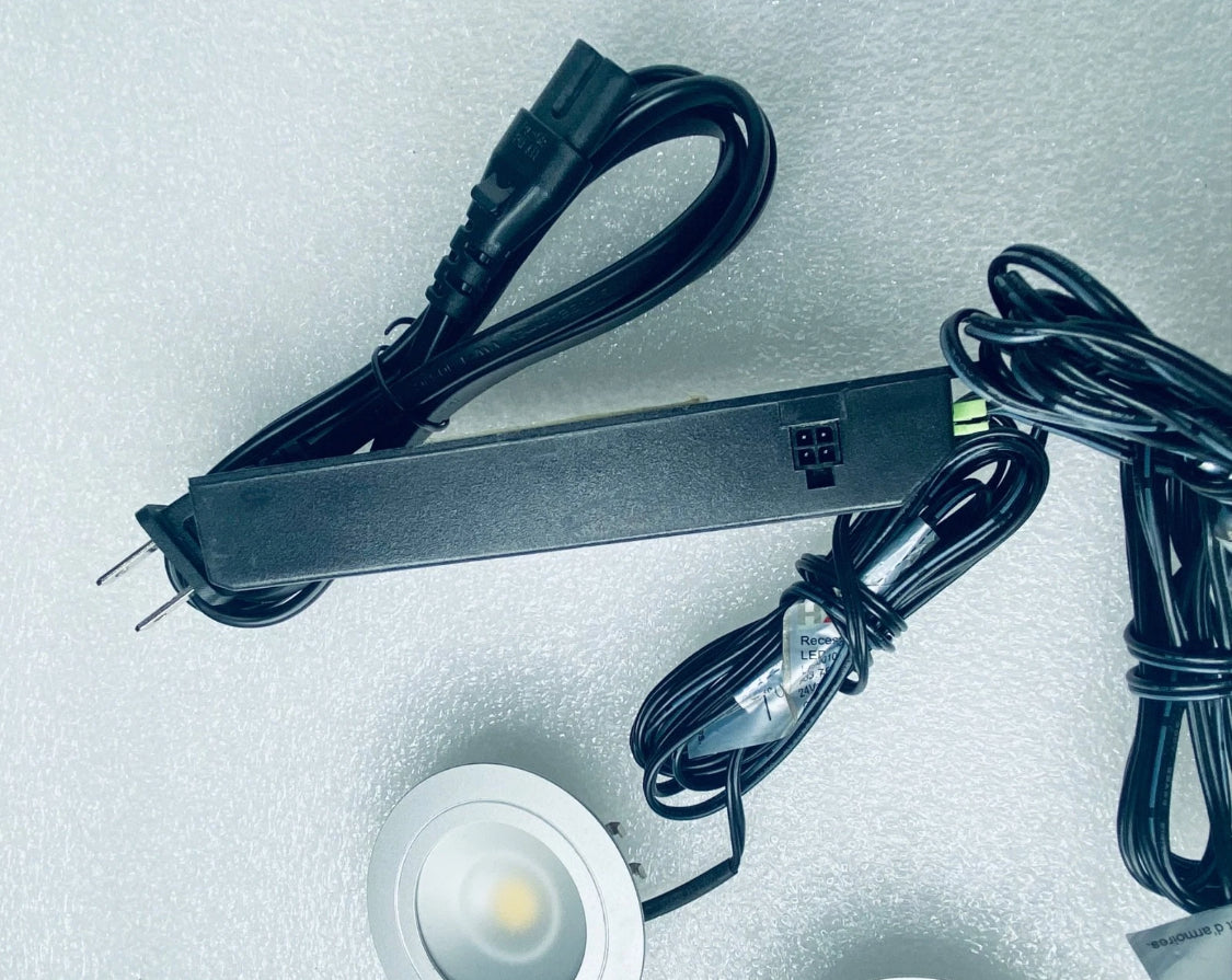 loox LED Light Driver (+ 3 LED Pucks) 100-240VAC 50/60Hz 24V DC Max .625A 15W
