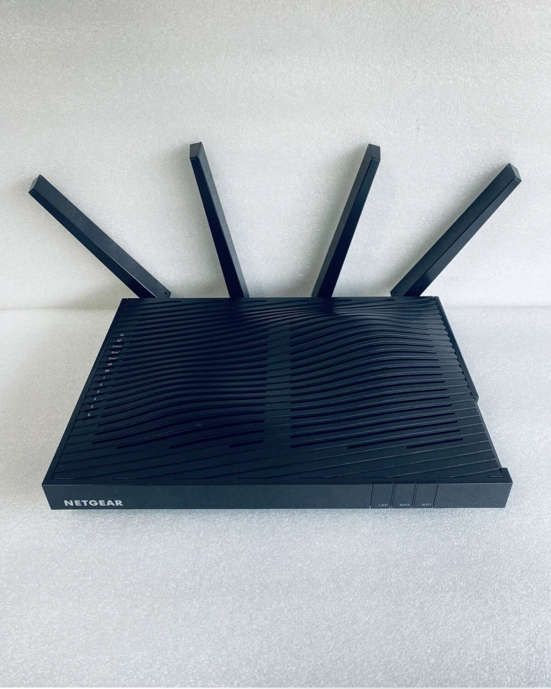 netgear Nighthawk X8 AC5300 Tri-Band Quad Stream Wifi Router, R8500