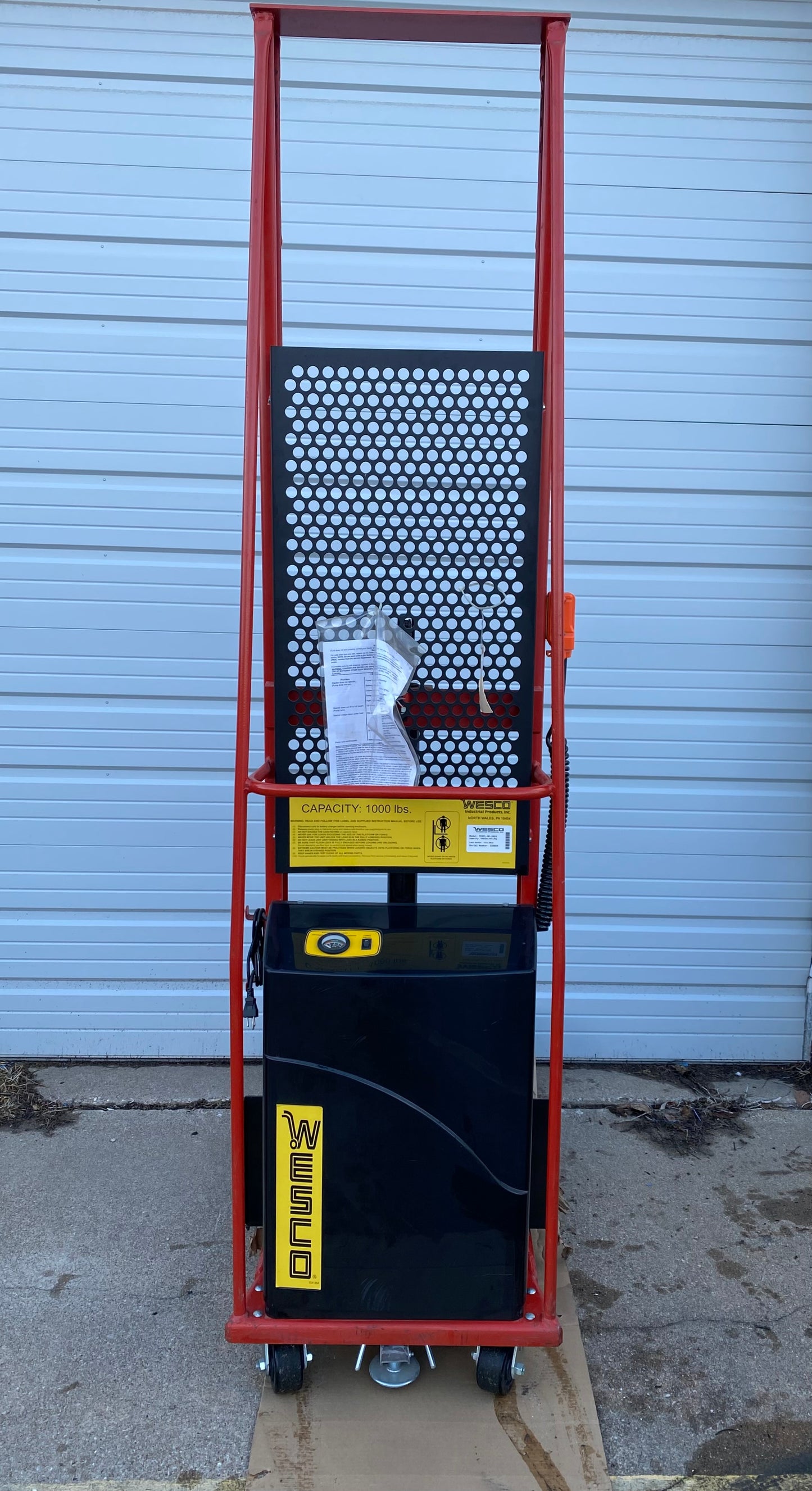 Wesco Industrial Products 1000lb. Power Lift Stacker with 24" x 24" Platform & 80" Lift Height, 261024
