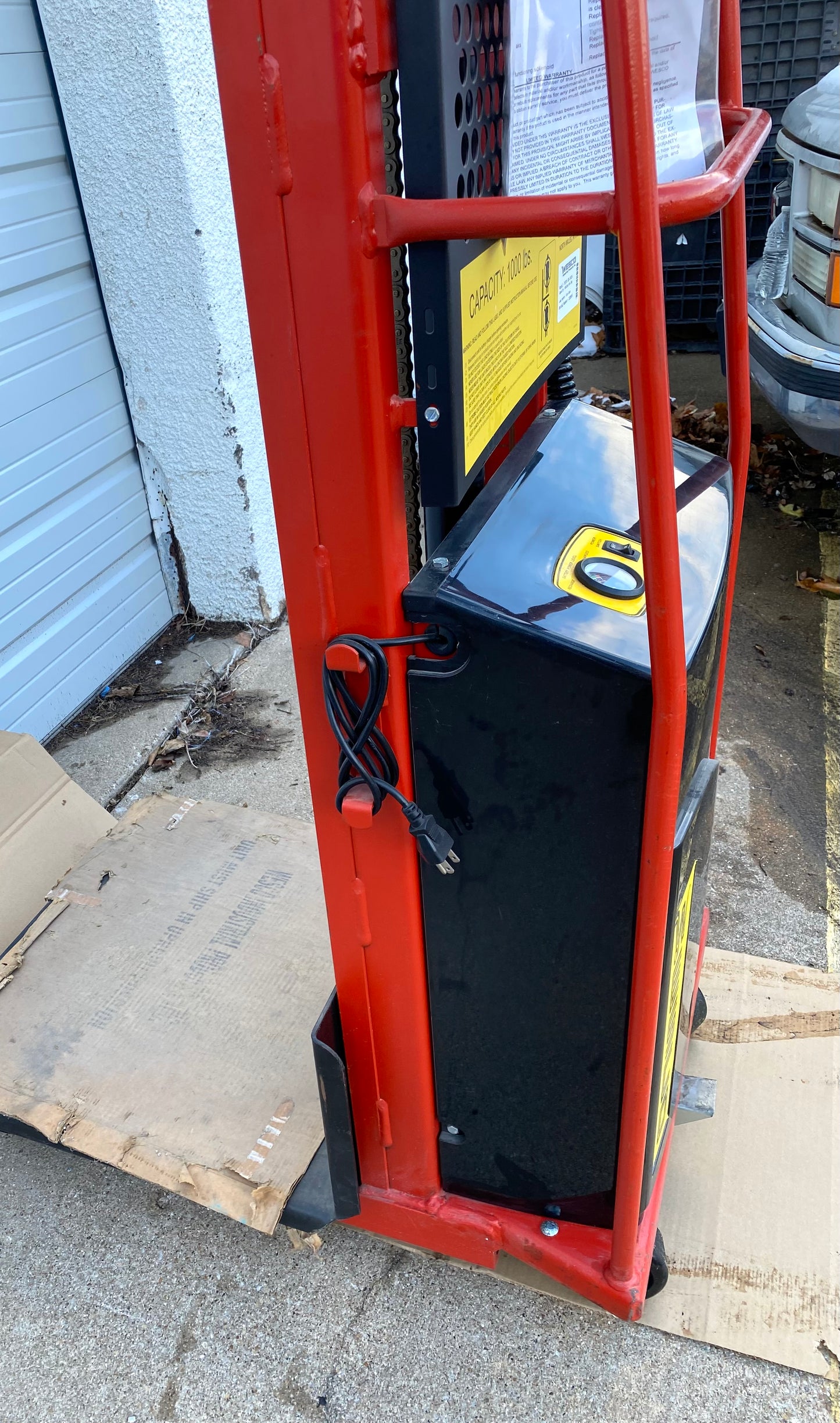 Wesco Industrial Products 1000lb. Power Lift Stacker with 24" x 24" Platform & 80" Lift Height, 261024