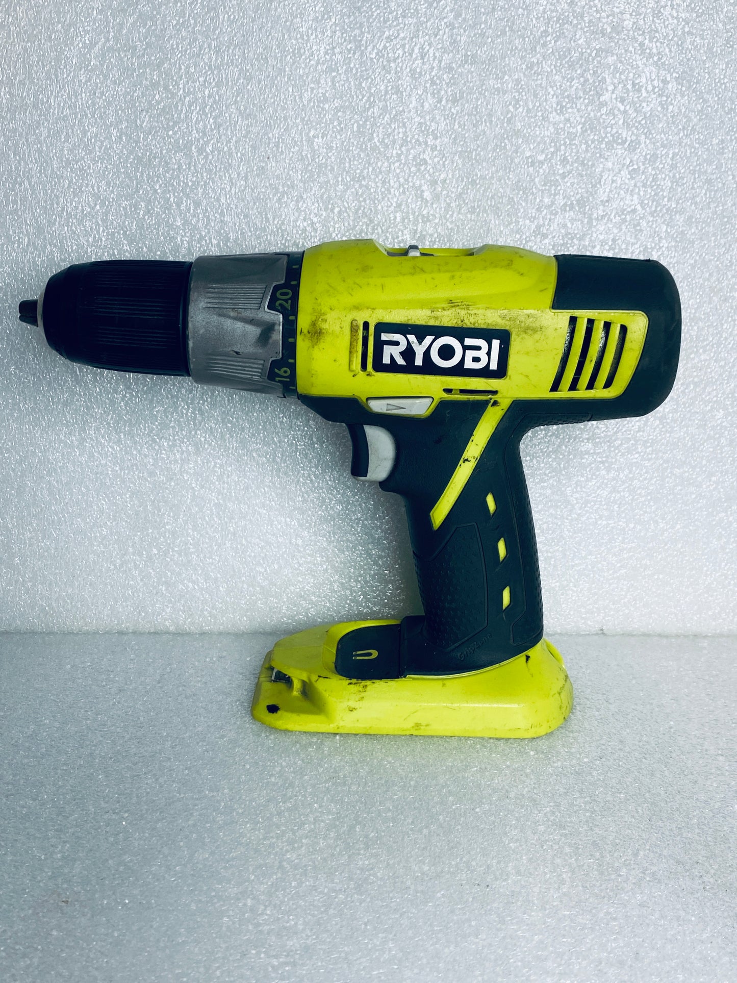 Lot Of 4 Ryobi 18V 1/2" 2 Speed Drill/Driver, Two Batteries & One Charger