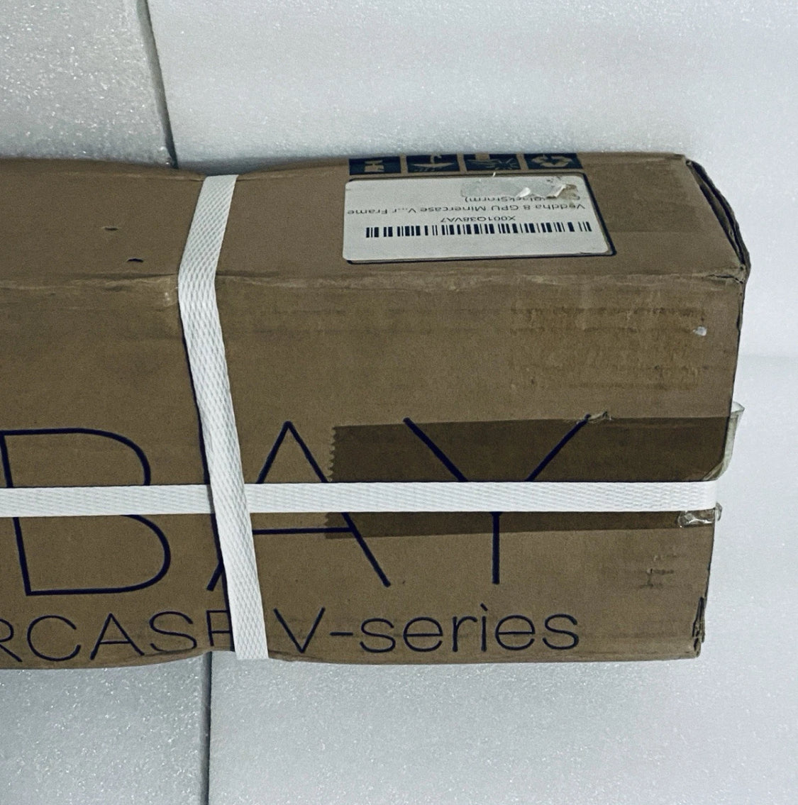 new Veddha 8-Bay Minercase V-Series 870mm x 100mm x 146mm