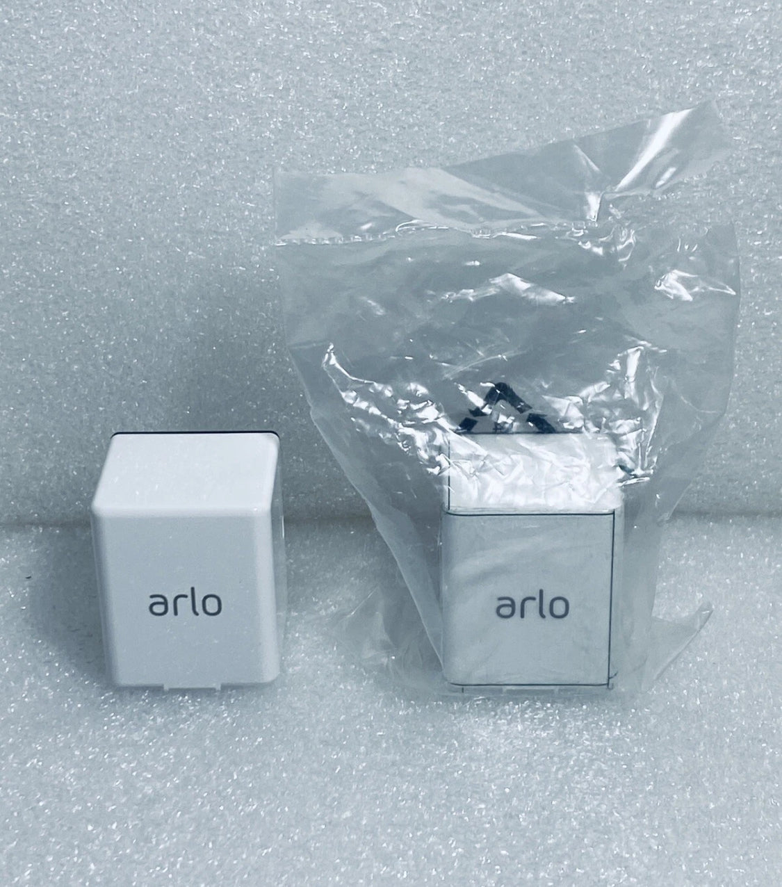 lot Of 4 Netgear Arlo Wireless Add-On In/Outdoor Smart Security Lights With Two Batteries
