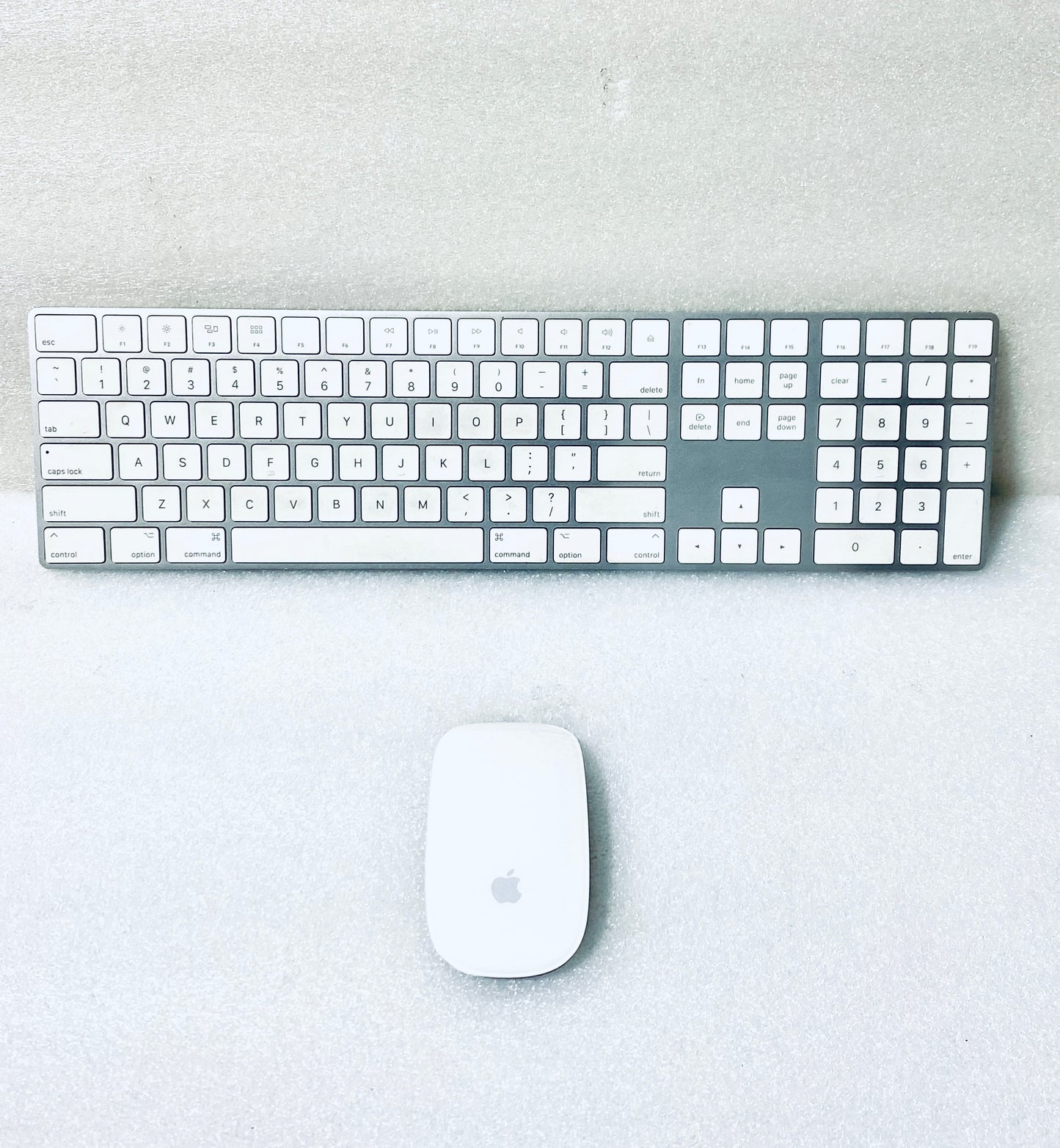 Apple Wireless/Bluetooth Magic Keyboard With Numeric Keypad & Magic Mouse 2, White