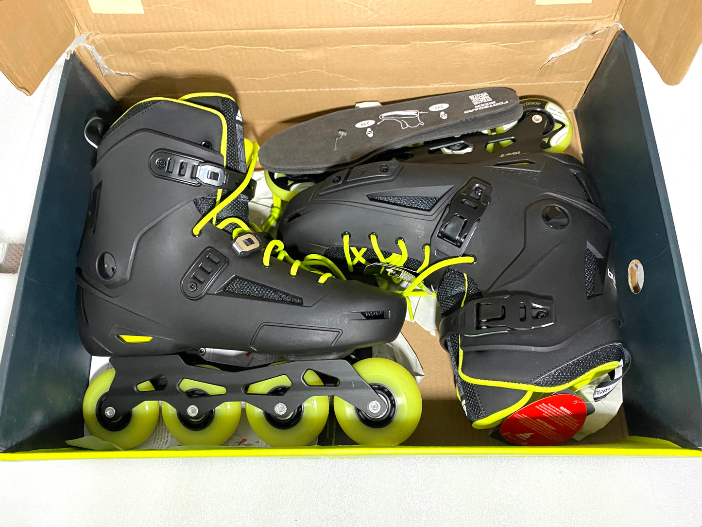 New Other Urban Inline Men's Size 11/11.5, Rollerblade Lightning Skate, Black & Lime