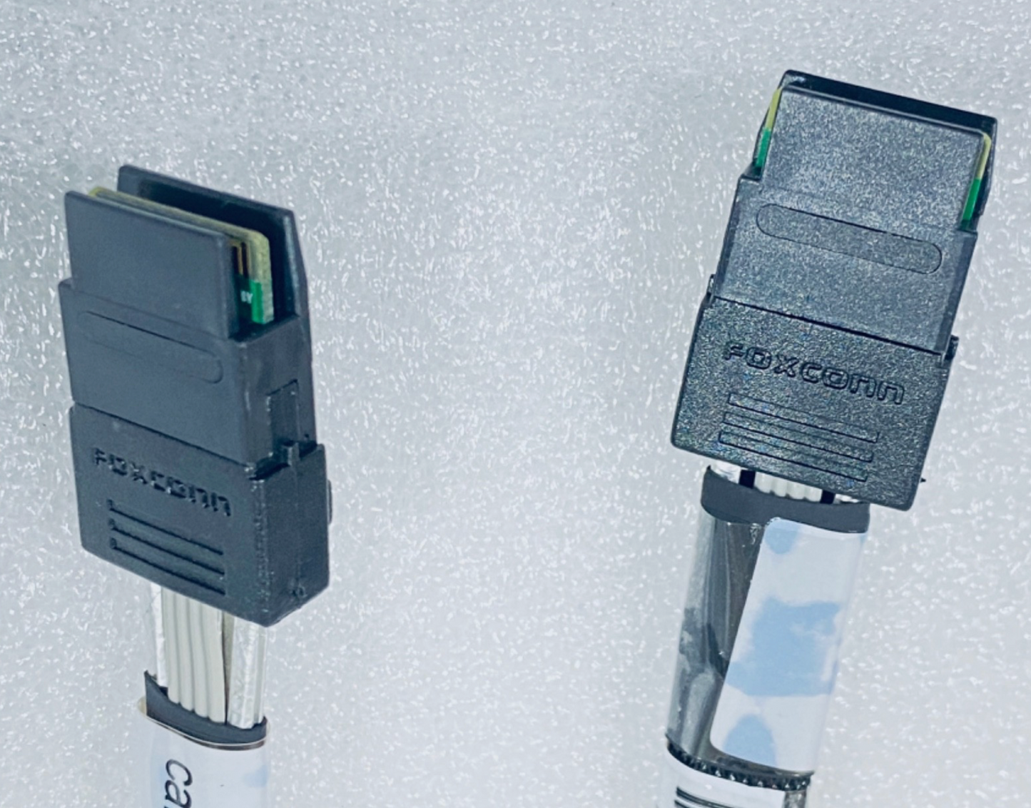 New Foxconn Mini SAS Cables Approx. 34" Point to Point, P/N:519512-001 & Spare P/N: 536672-001